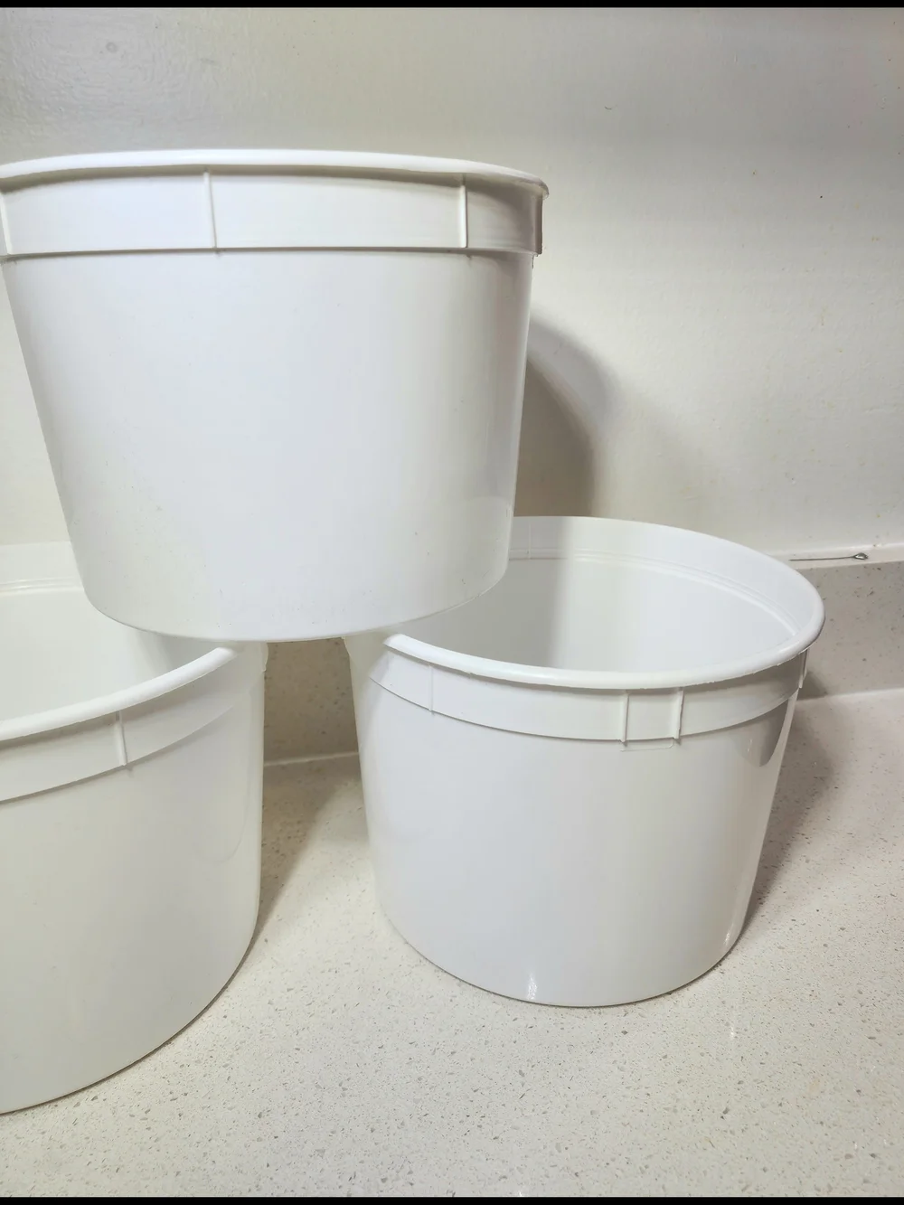 Set of 3 White Plastic Tub, Buckets, Storage Pails with Lids